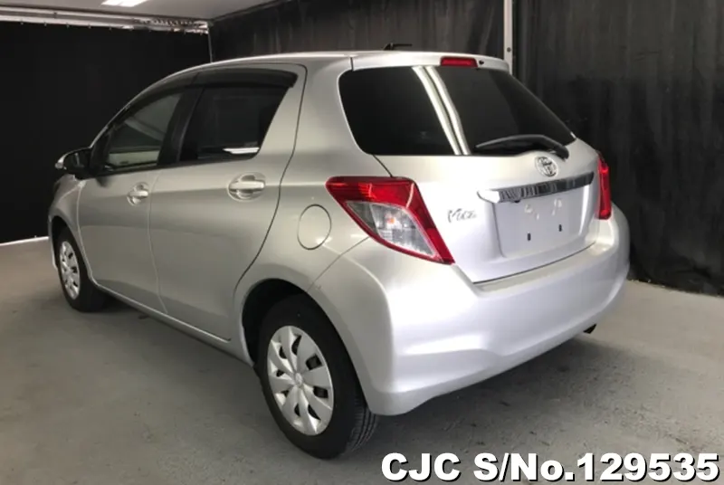 2014 Toyota / Vitz Stock No. 129535