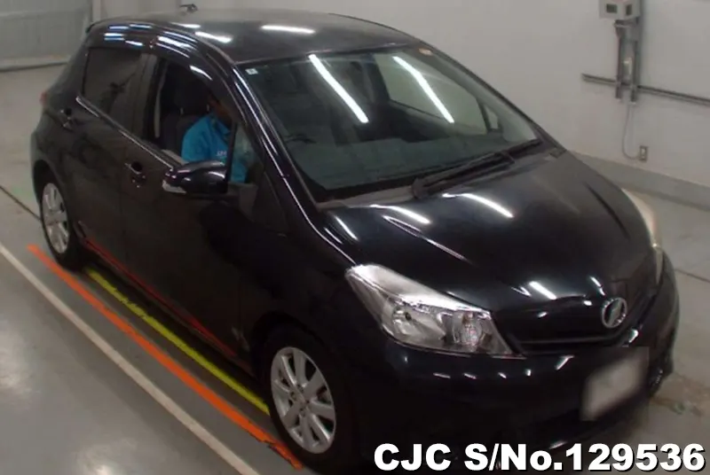 2014 Toyota / Vitz Stock No. 129536