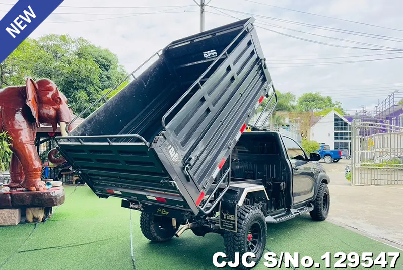 2025 Toyota / Hilux / Revo Stock No. 129547