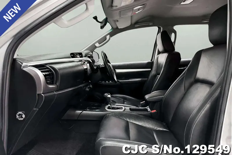 2019 Toyota / Hilux / Revo Stock No. 129549