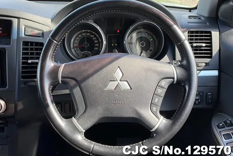 2012 Mitsubishi / Pajero Stock No. 129570