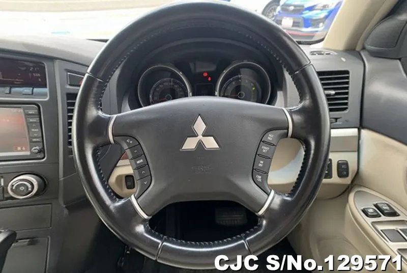 2008 Mitsubishi / Pajero Stock No. 129571