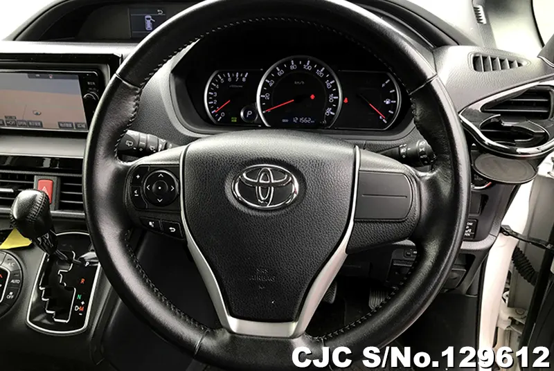 2015 Toyota / Noah Stock No. 129612