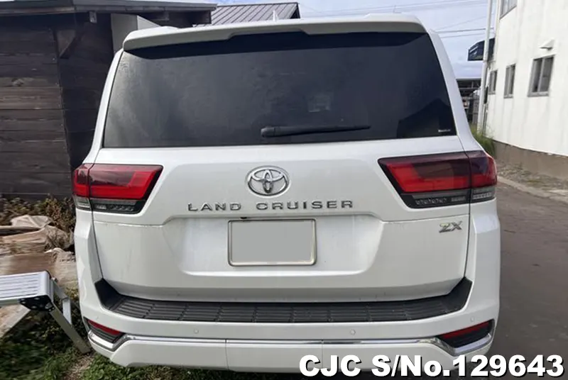 2023 Toyota / Land Cruiser Stock No. 129643