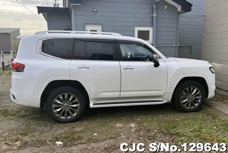 2023 Toyota / Land Cruiser Stock No. 129643