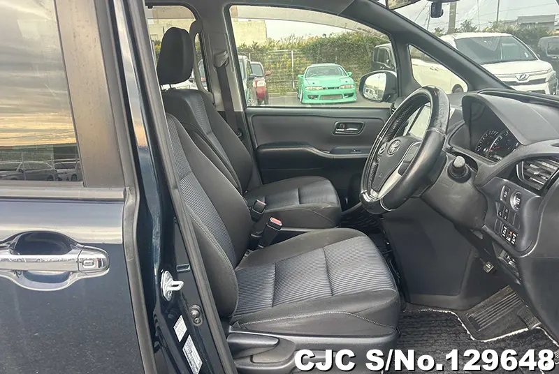 2016 Toyota / Voxy Stock No. 129648