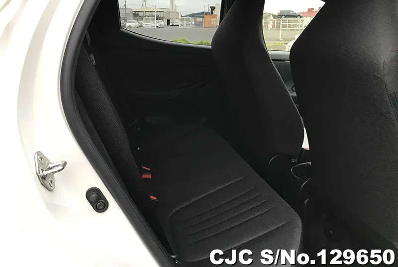 2020 Toyota / Yaris Stock No. 129650