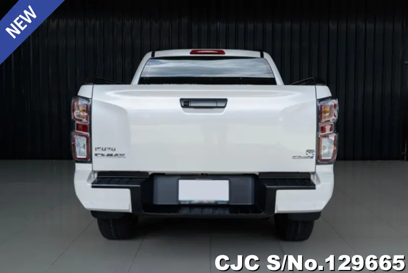 Isuzu D-Max in White for Sale Image 3