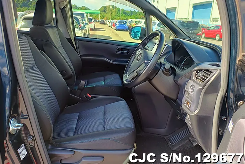 2015 Toyota / Voxy Stock No. 129677