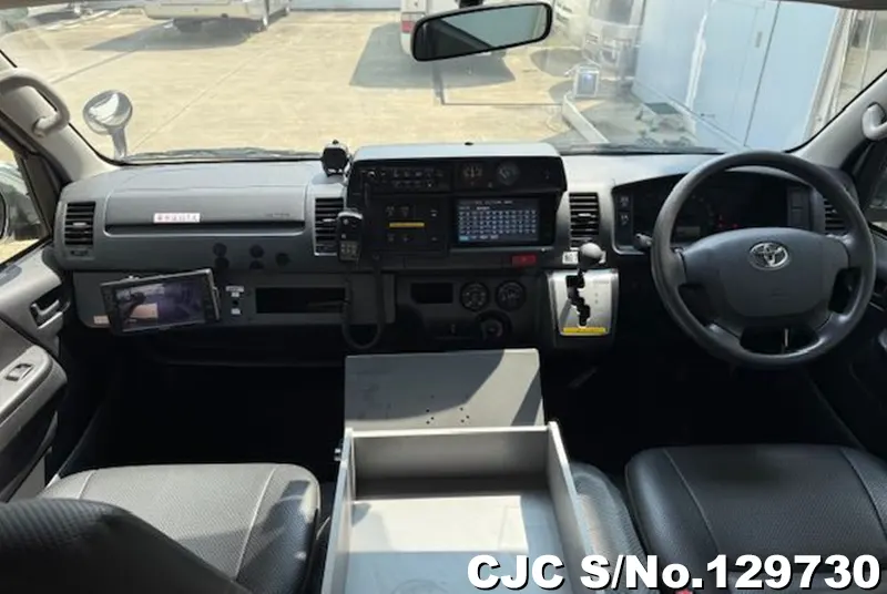 2015 Toyota / Hiace Stock No. 129730