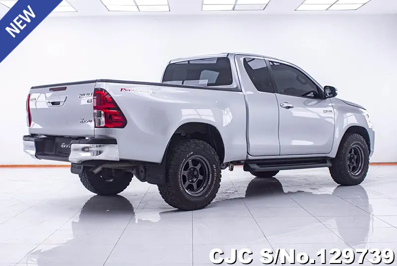 2017 Toyota / Hilux / Revo Stock No. 129739