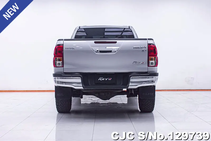 2017 Toyota / Hilux / Revo Stock No. 129739