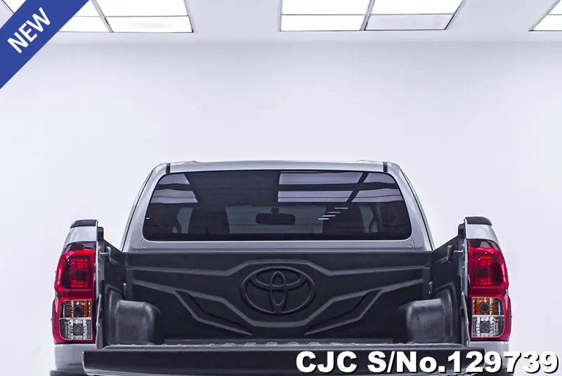 2017 Toyota / Hilux / Revo Stock No. 129739