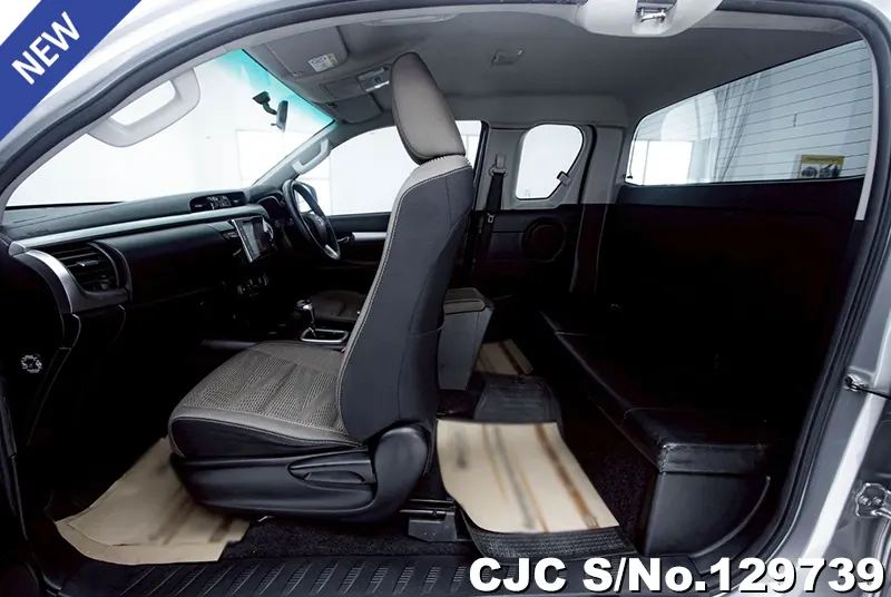 2017 Toyota / Hilux / Revo Stock No. 129739