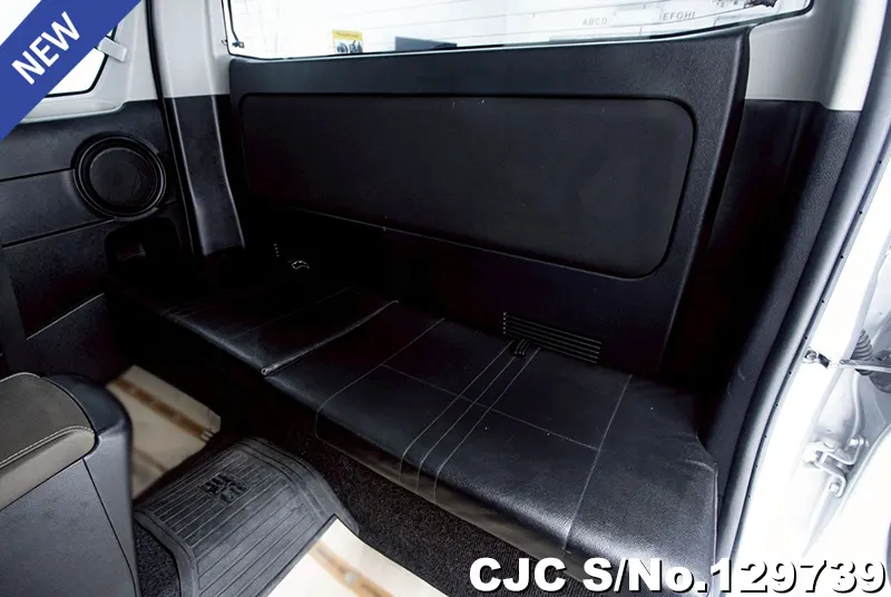 2017 Toyota / Hilux / Revo Stock No. 129739