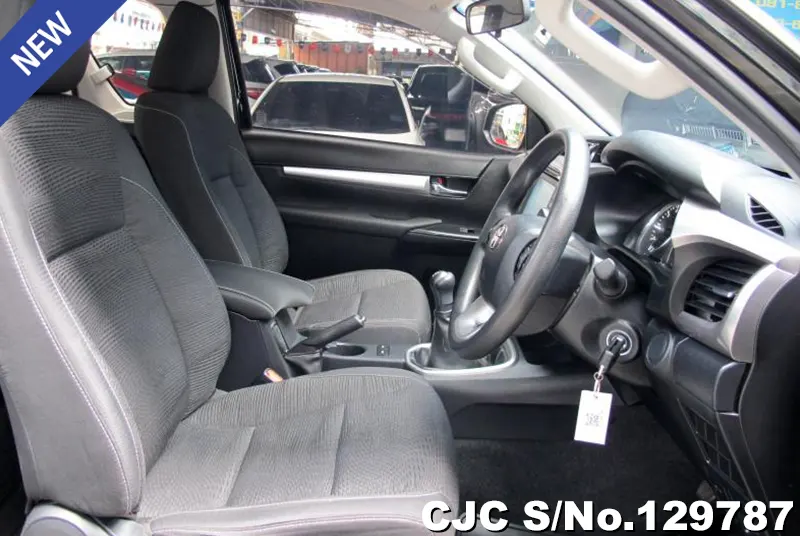 2022 Toyota / Hilux / Revo Stock No. 129787