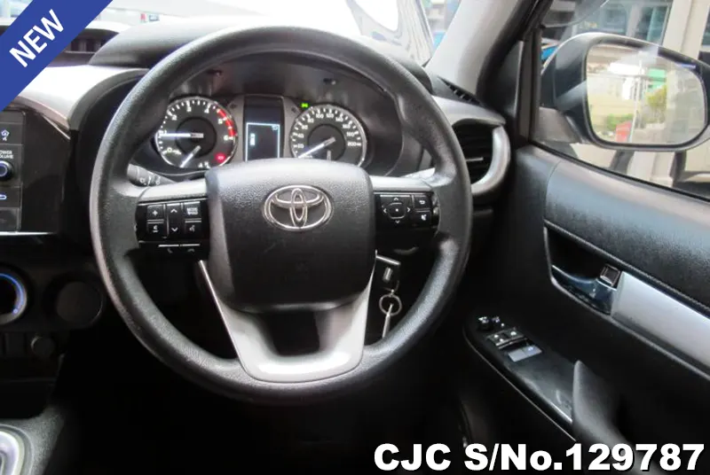 2022 Toyota / Hilux / Revo Stock No. 129787
