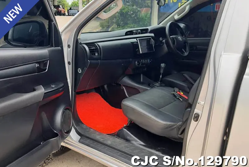 2019 Toyota / Hilux / Revo Stock No. 129790