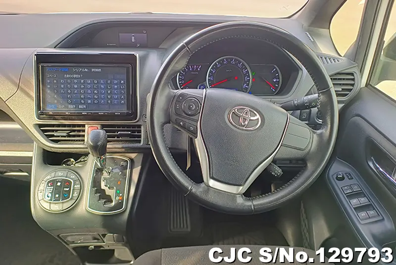 2017 Toyota / Voxy Stock No. 129793