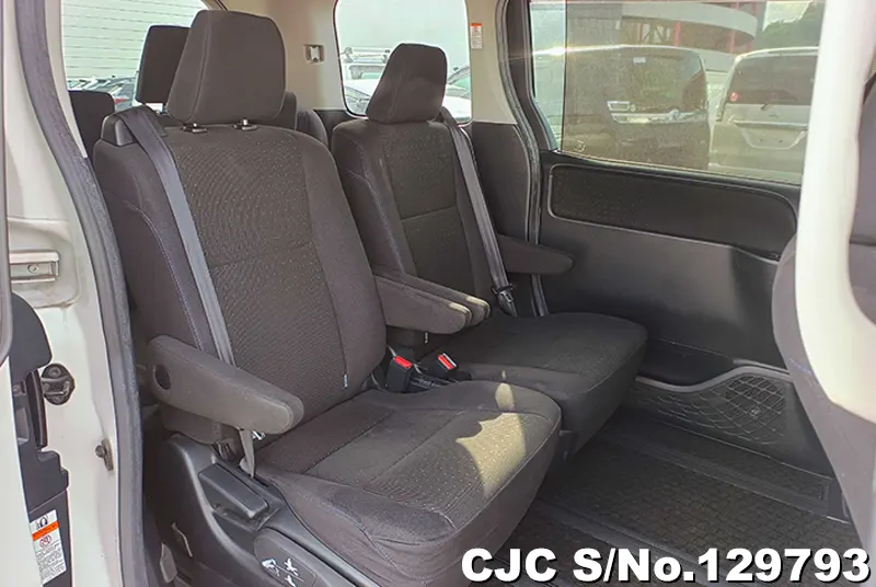 2017 Toyota / Voxy Stock No. 129793