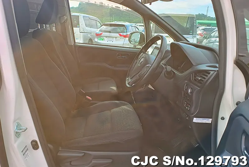 2017 Toyota / Voxy Stock No. 129793