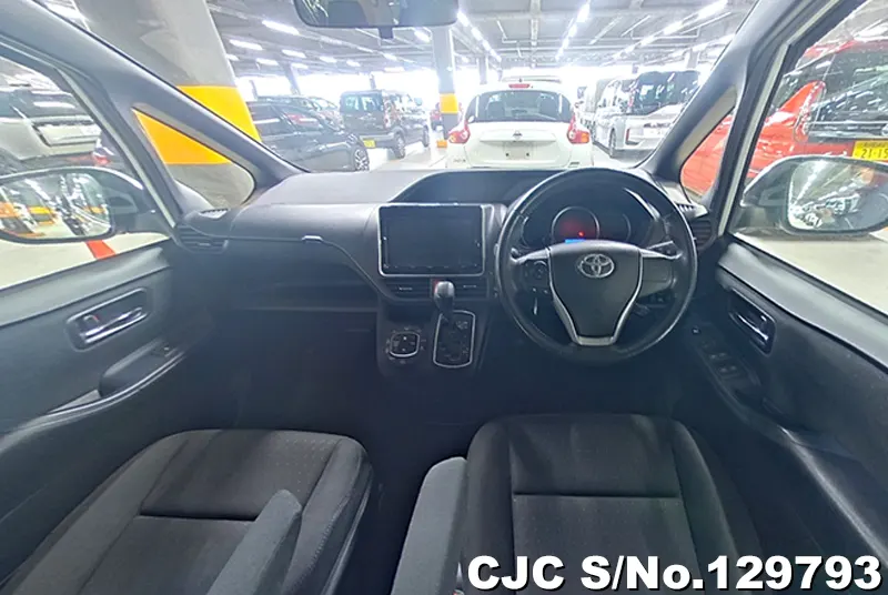 2017 Toyota / Voxy Stock No. 129793