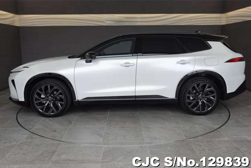 2025 Toyota / Crown Estate Stock No. 129839