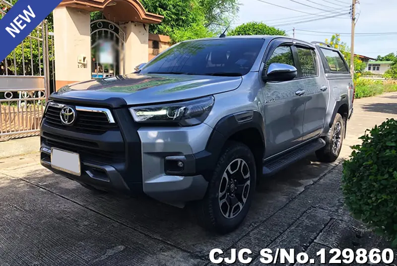 Toyota Hilux in Gray for Sale Image 3