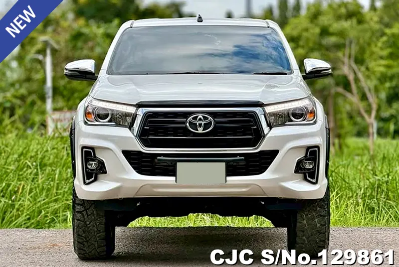 Toyota Hilux in White for Sale Image 2