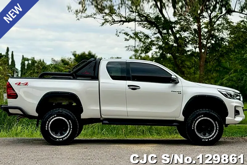 Toyota Hilux in White for Sale Image 4
