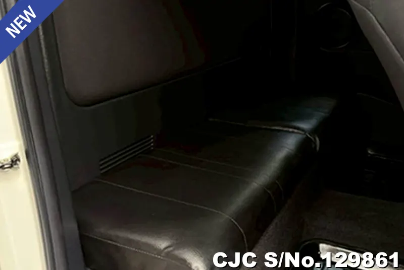 Toyota Hilux in White for Sale Image 9