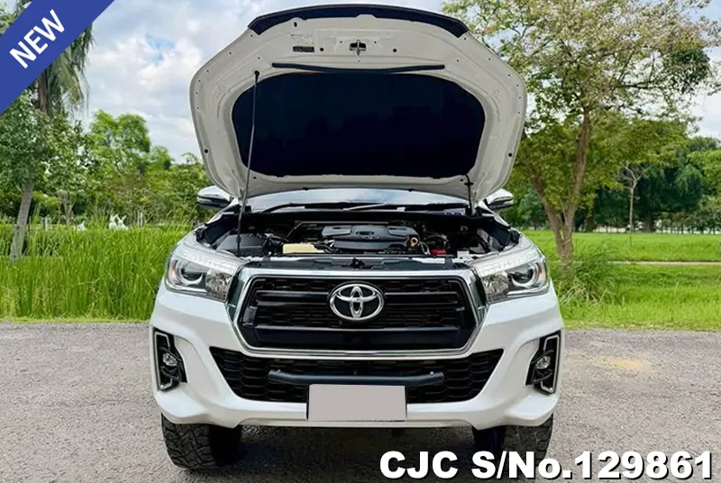 Toyota Hilux in White for Sale Image 15