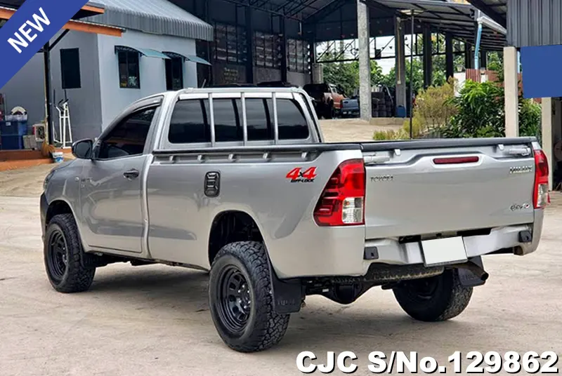 Toyota Hilux in Gray for Sale Image 2