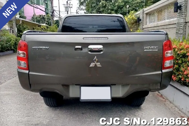 Mitsubishi Triton in Gray for Sale Image 4