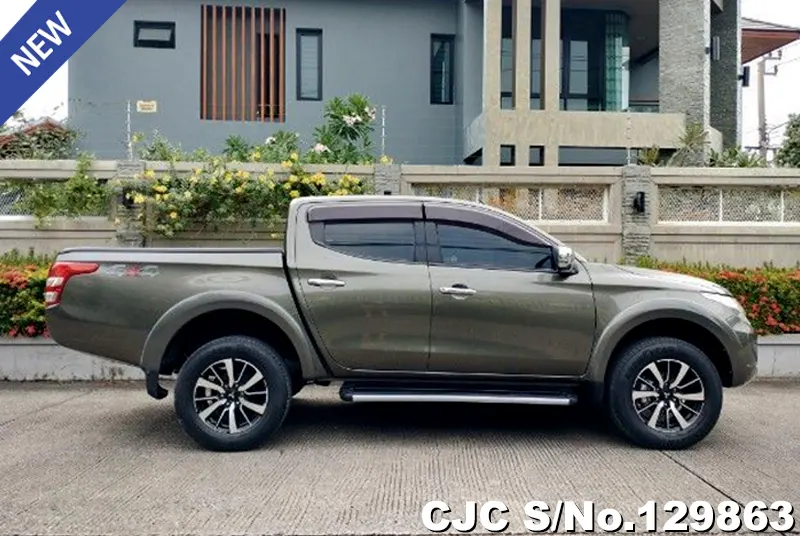 Mitsubishi Triton in Gray for Sale Image 5