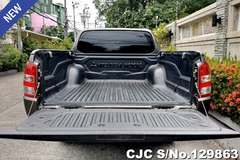 Mitsubishi Triton in Gray for Sale Image 7