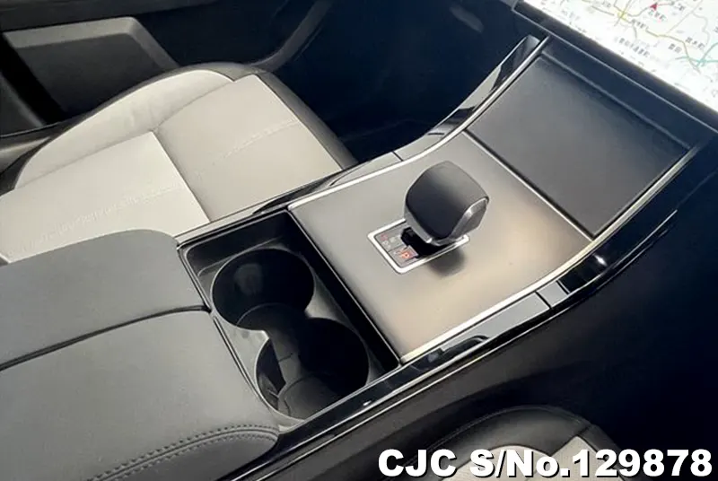 2025 Land Rover / Range Rover / Velar Stock No. 129878