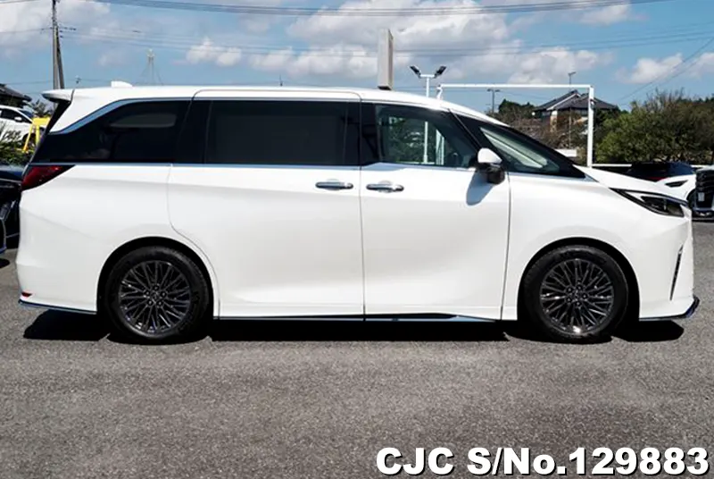 2025 Lexus / LM500h Stock No. 129883