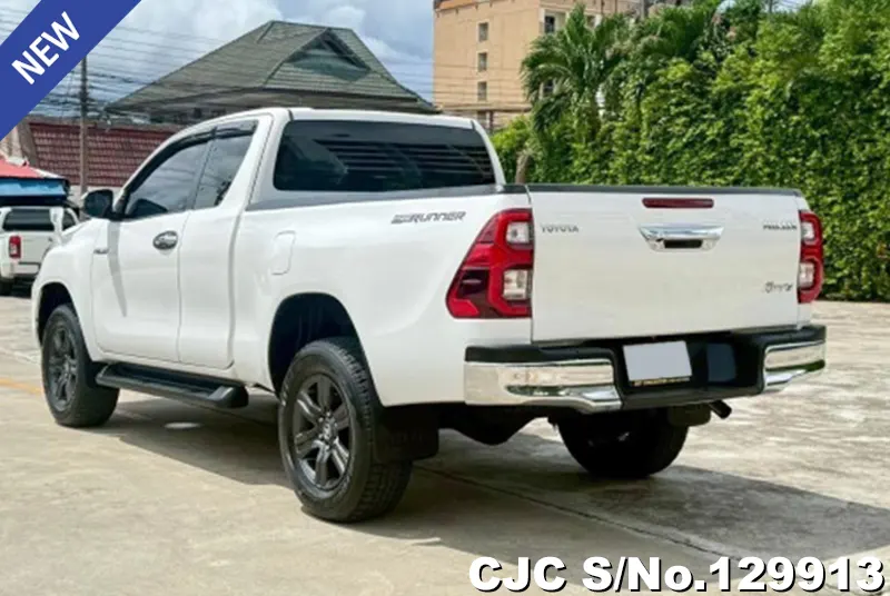 Toyota Hilux in White for Sale Image 1