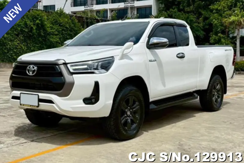 Toyota Hilux in White for Sale Image 2
