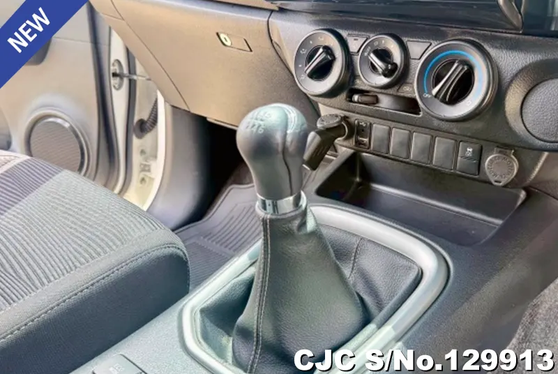 2021 Toyota / Hilux / Revo Stock No. 129913