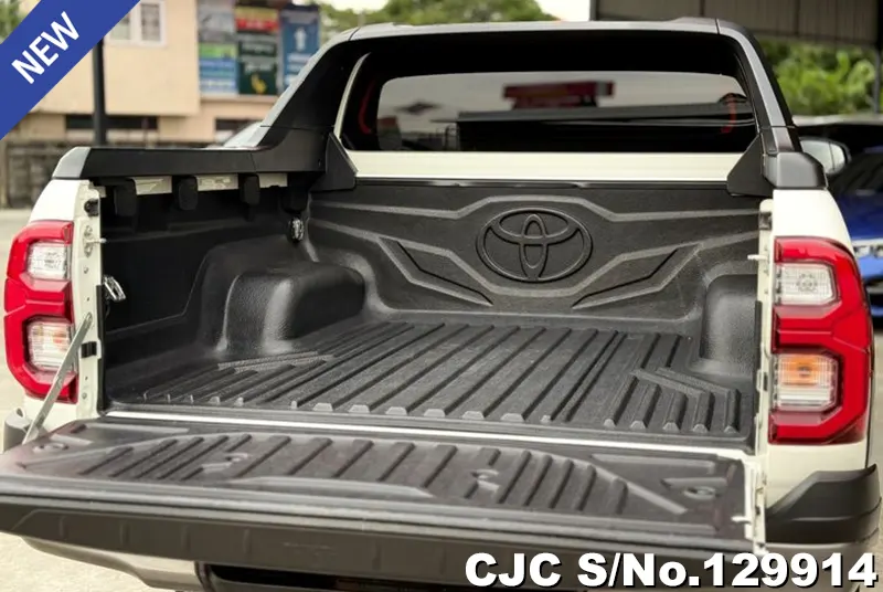 Toyota Hilux in White for Sale Image 6