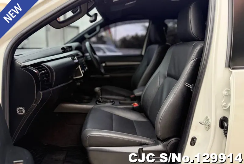 Toyota Hilux in White for Sale Image 8