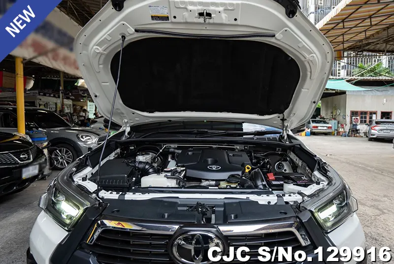 Toyota Hilux in White for Sale Image 14