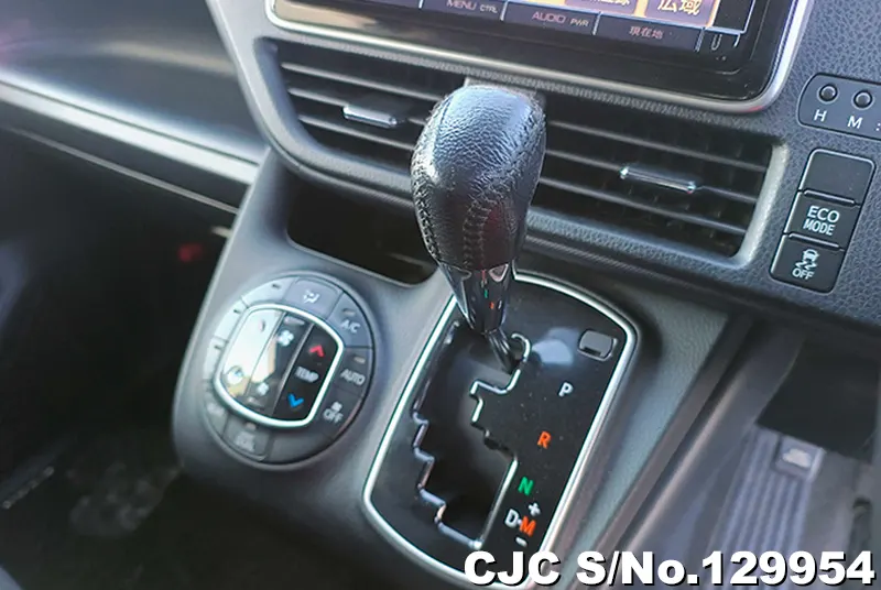 2015 Toyota / Noah Stock No. 129954