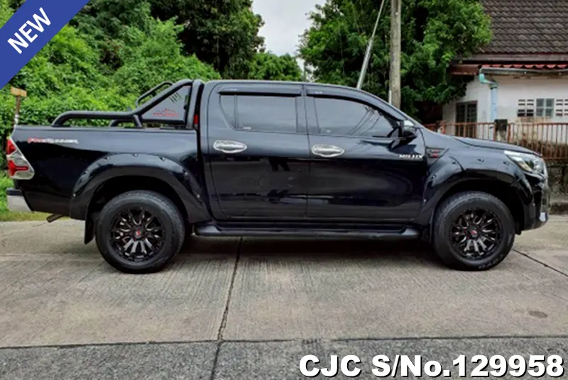 2020 Toyota / Hilux / Revo Stock No. 129958
