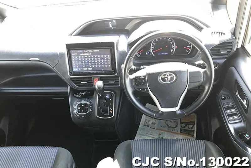 2015 Toyota / Voxy Stock No. 130022