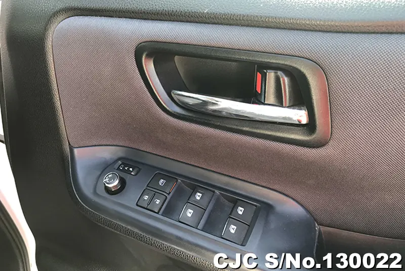 2015 Toyota / Voxy Stock No. 130022