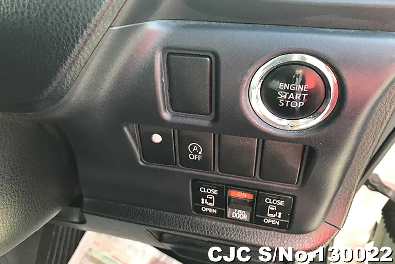 2015 Toyota / Voxy Stock No. 130022