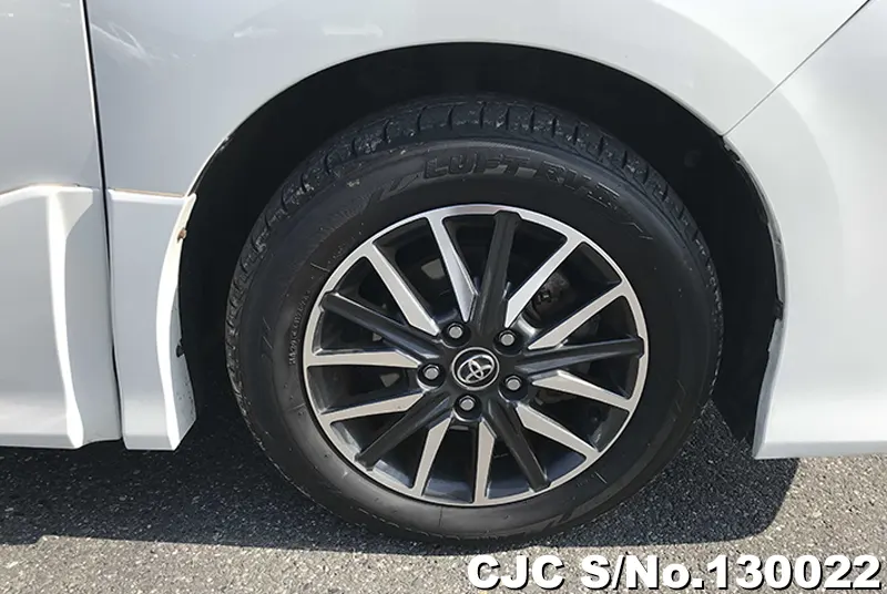 2015 Toyota / Voxy Stock No. 130022